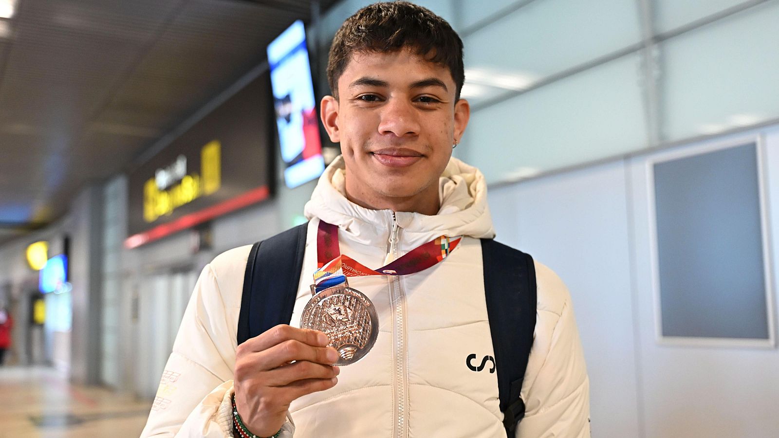 Josué Canales recuerda a su abuela: "Era un adolescente medio perdido" - Atletismo | Ver