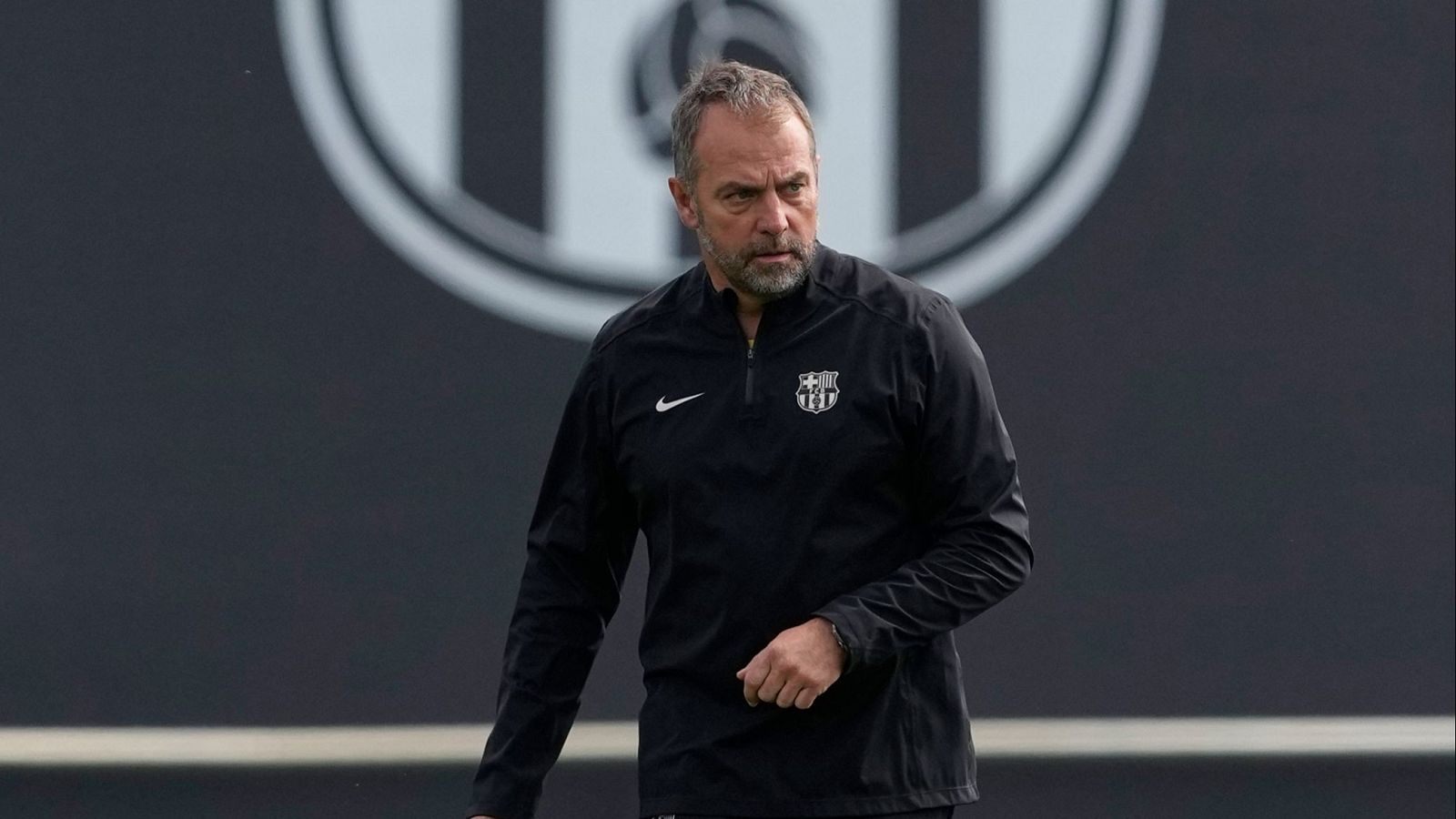 Flick, enfadado con el calendario, se desmarca de las quejas de Ancelotti - Fútbol | Ver