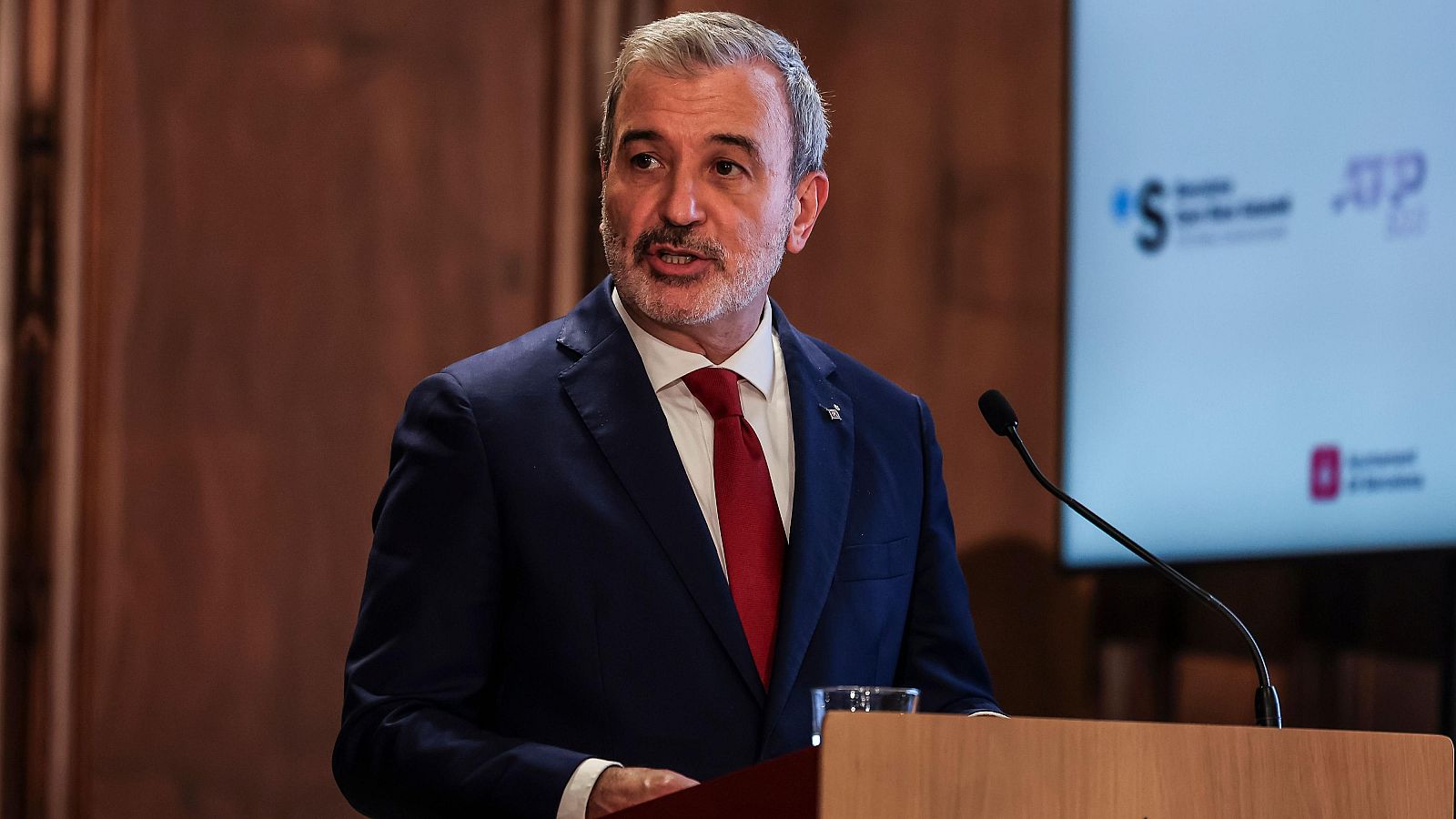 Entrevista en 'La noche en 24 horas' al alcalde de Barcelona - La noche en 24h | Ver