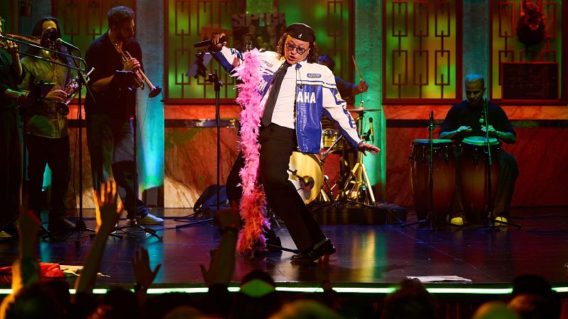 La Revuelta | Elvis Crespo canta "Suavemente" en vivo 27/3/25 - La Revuelta | Ver