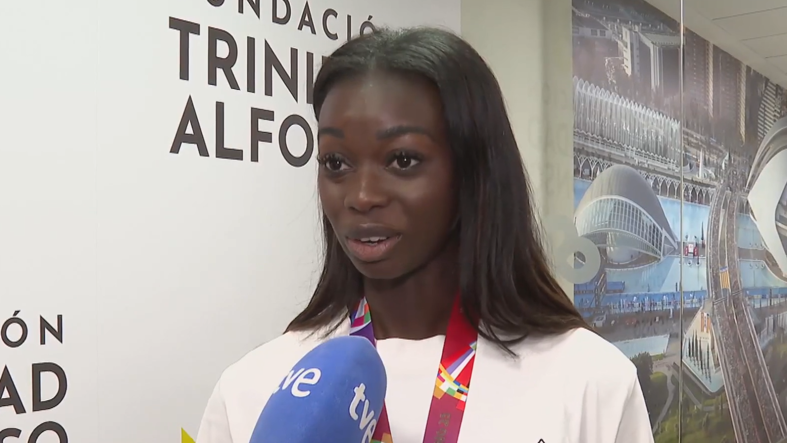Fatima Diamé: ''Después del campeonato de España no quería seguir la pista cubierta'' | Ver