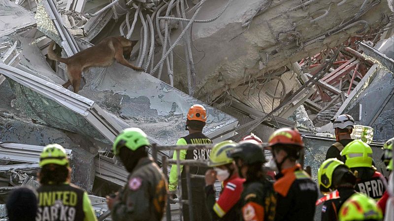 Birmania y Tailandia buscan personas sepultadas por el terremoto - Fin de semana 24h | Ver