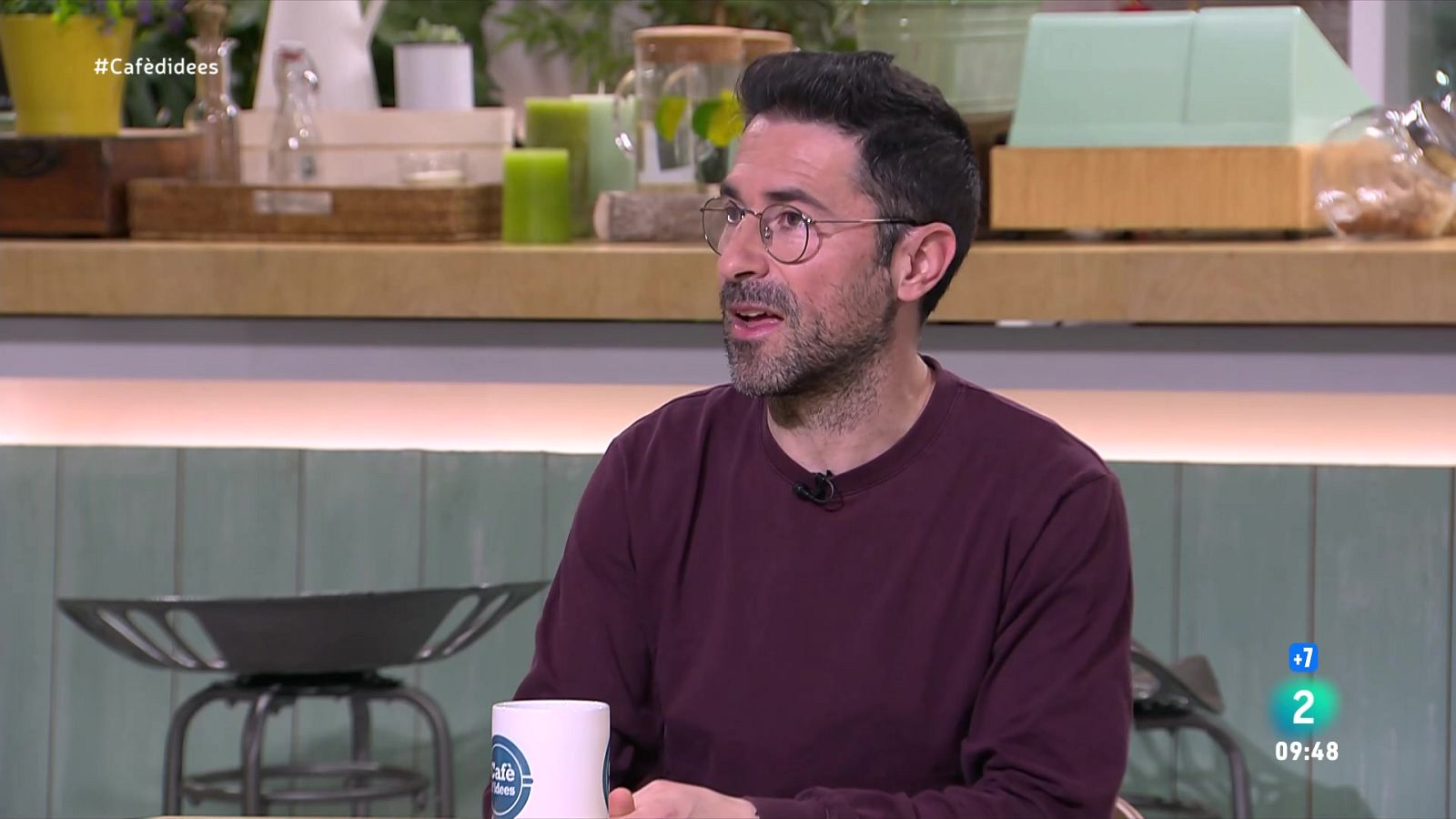 Agus Morales presenta el llibre 'La hipocresia solidària' - Cafè d'idees | Veure