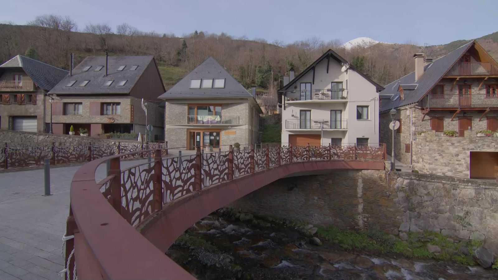 Vielha, Barcelona, Girona i Cambrils - De Carrer - De carrer | Veure