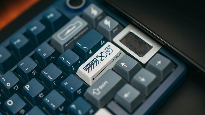 La aventura del Saber - Laura Cuesta. Prevenir los riesgos del entorno digital