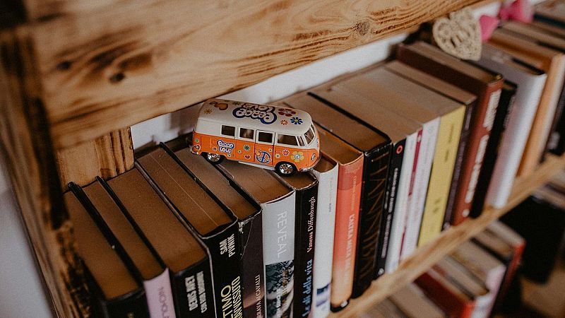 Libros sobre ruedas en el bibliobús - Página Dos - Página Dos | Ver