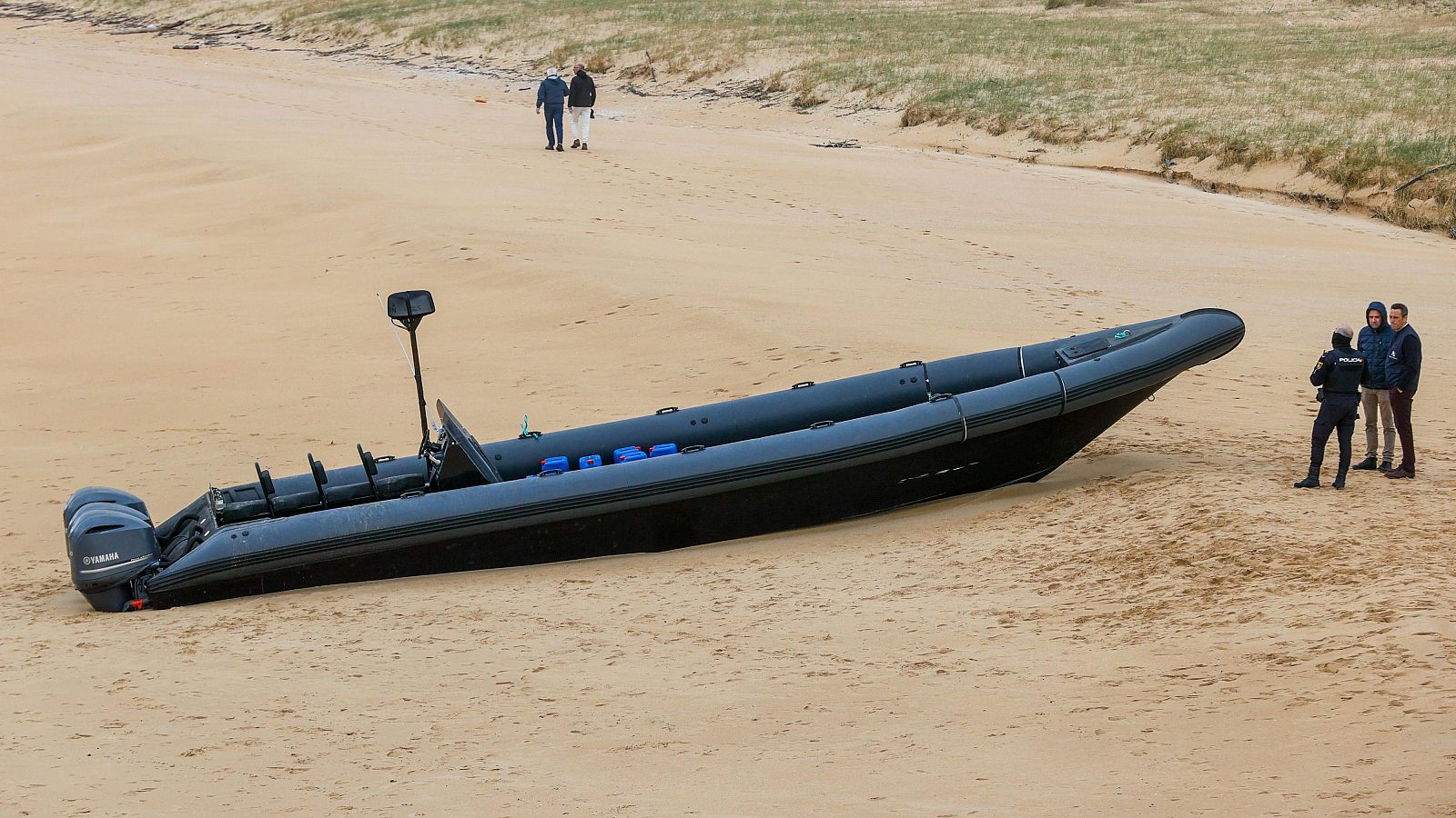 Narcolanchas: de las fábricas ilegales de Portugal a las playas españolas cargadas de droga - Telediario 1 | Ver