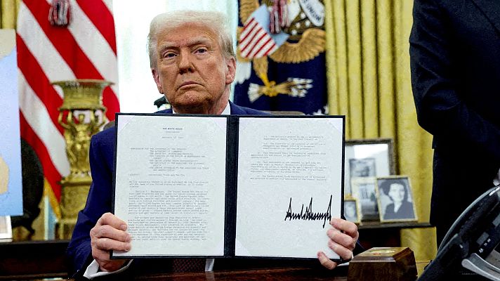 Telediario 2 - Trump declara el 2 de abril como 'Día de la Liberación' y amenaza con una ola de aranceles sin precedentes