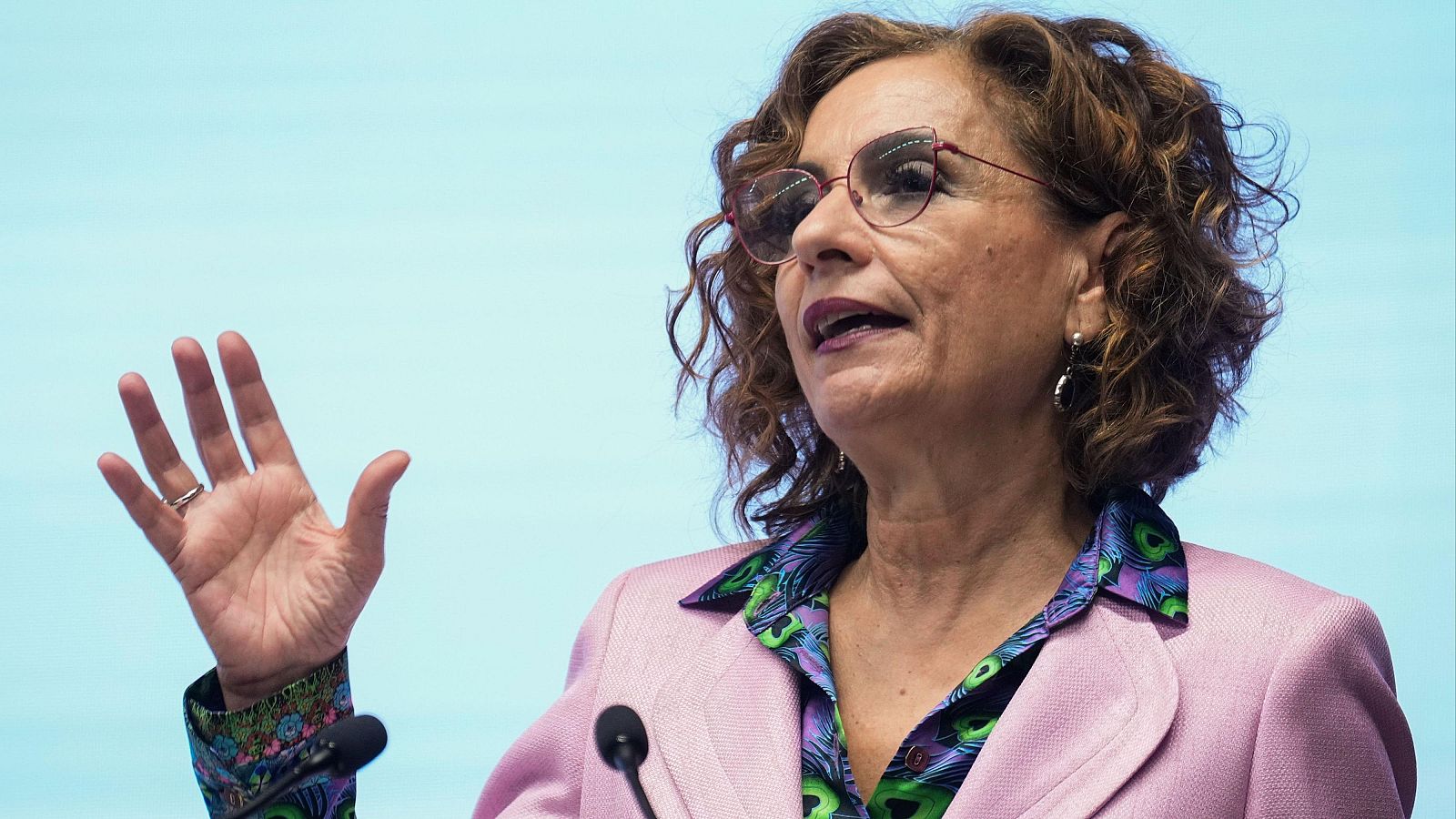 Todas las asociaciones de jueces y fiscales exigen respeto a Montero | Ver