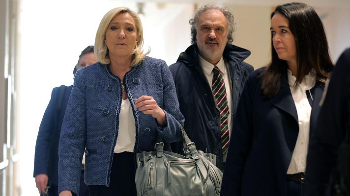 Telediario 2 - Marine Le Pen, inhabilitada durante cinco años tras ser condenada por malversación