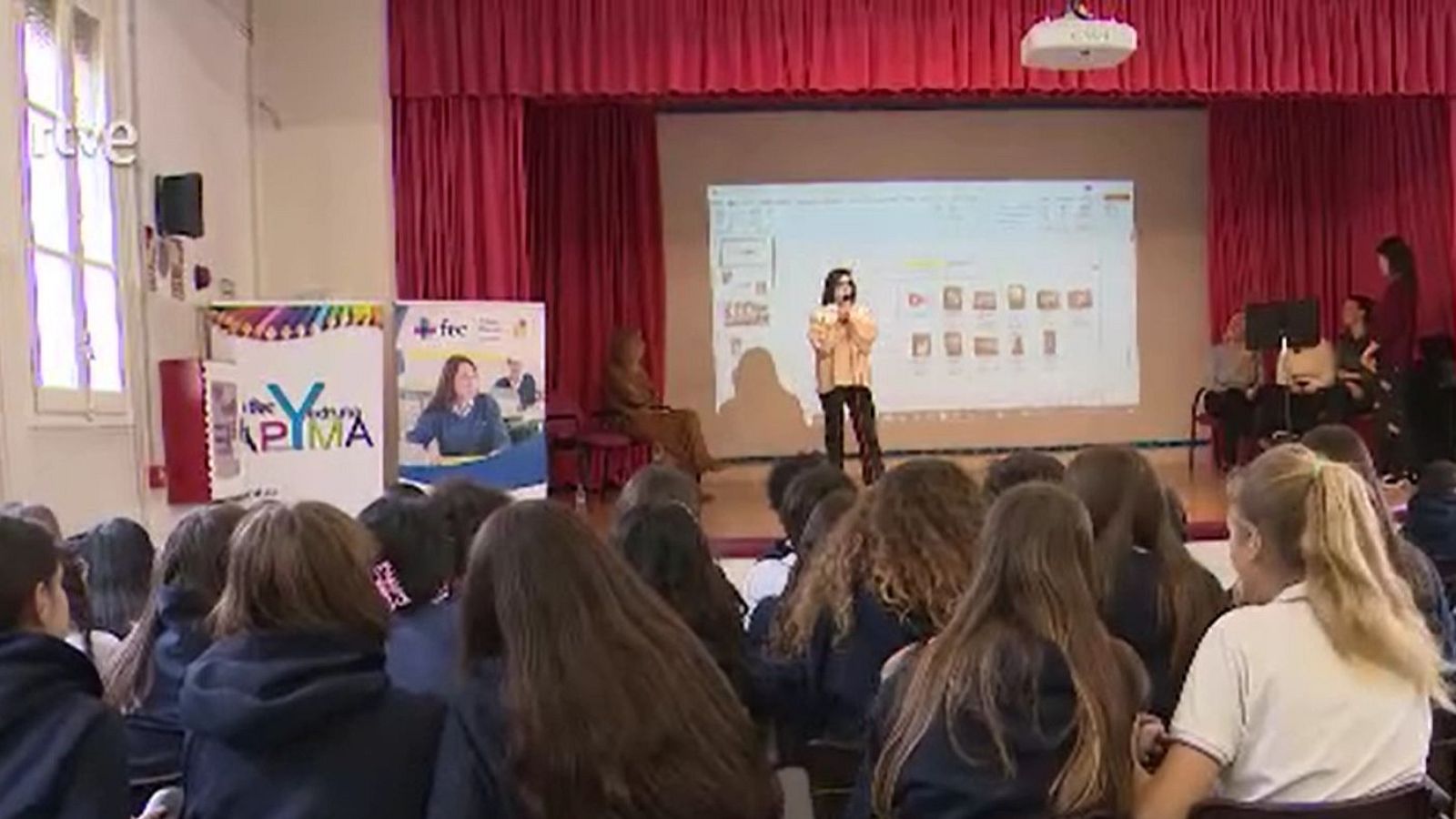 Profesionales 'Inspiring Girls' en Pamplona - RTVE Igualdad | Ver