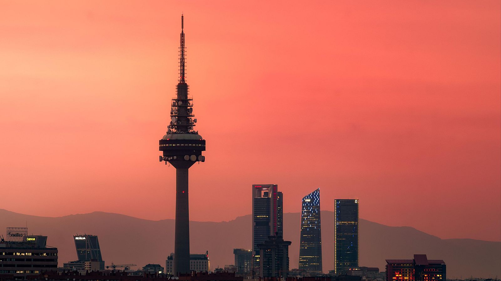 La 1 registra su mejor mes de marzo de audiencias desde 2018 - Telediario 1 | Ver