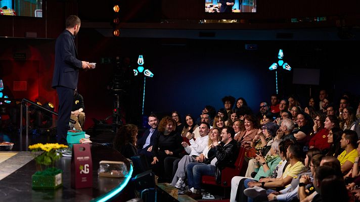 La Revuelta en lengua de signos - Intérpretes de signos en vivo para público sordo