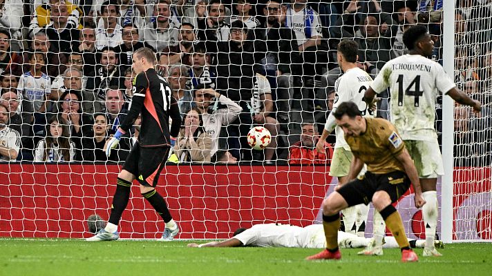 Copa del Rey - Copa del Rey | Un gol de carambola pone a la Real con ventaja en el Bernabéu 1-3