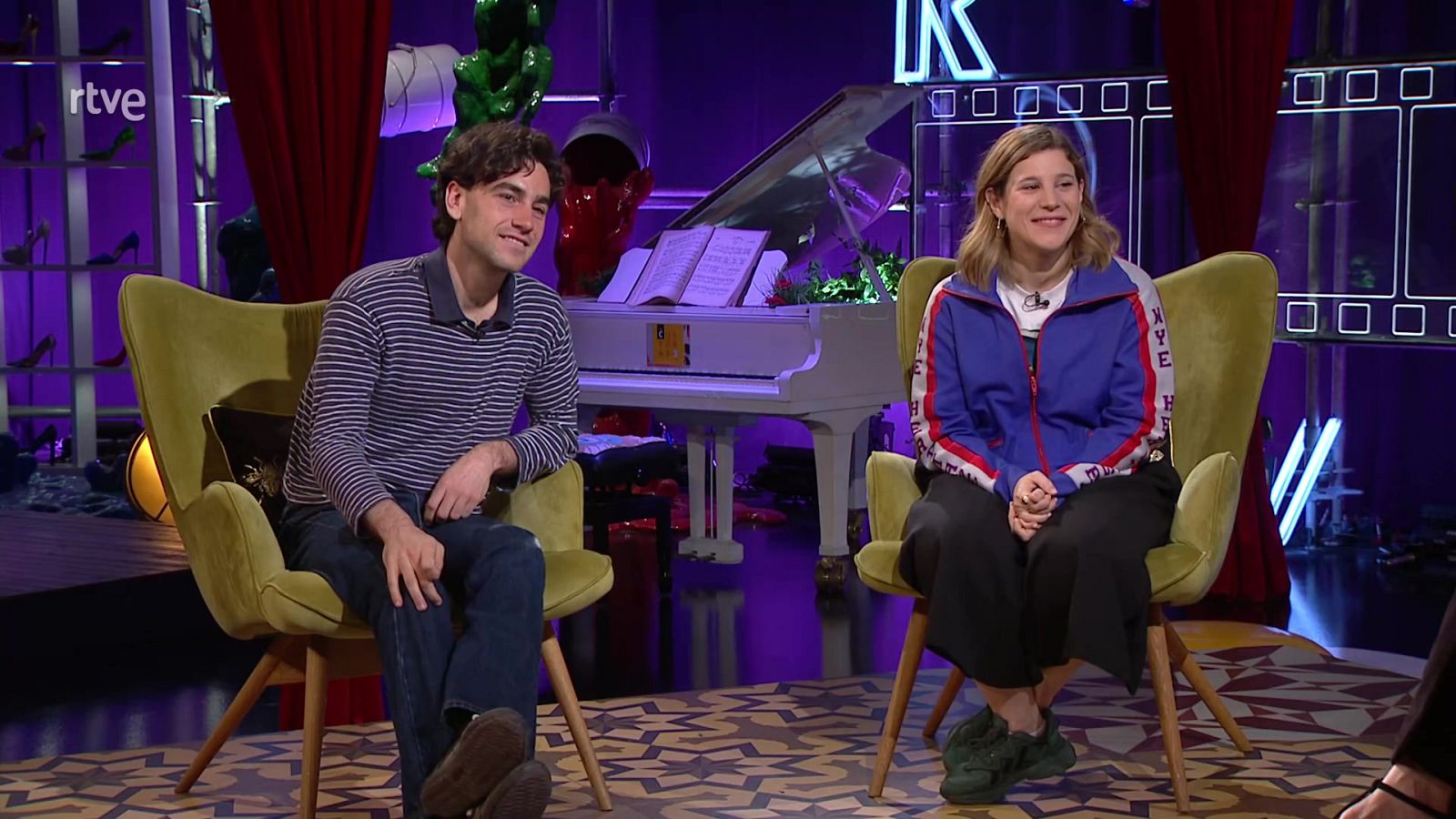 Entrevista a Ángela Cervantes y Àlex Monner - Culturas 2 - Culturas 2 | Ver