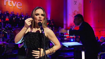 Melody deslumbra con la versión sinfónica de "ESA DIVA"