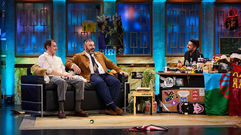 La Revuelta | Pantomima Full han pillado un coach 2/4/25 - La Revuelta | Ver