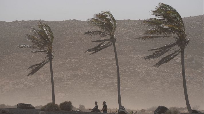 Telediario 1 - La borrasca Nuria pone en alerta a diez provincias por lluvias y fuertes rachas de viento