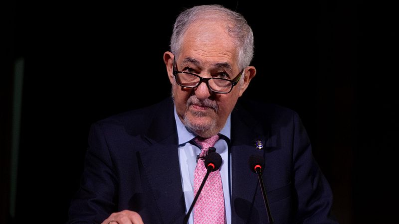 Conde-Pumpido sostiene que poner en al TC es "cuestionar la Constitución" Clip - Informativo 24h | Ver