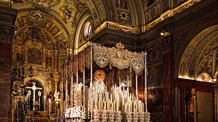 Telediario 1 - Un cántabro, protagonista de la 'madrugá' en la Semana Santa sevillana
