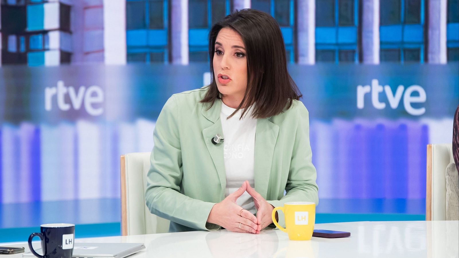 Montero llama a PSOE y Sumar a "presentarse juntos" a las elecciones - La hora de La 1 | Ver