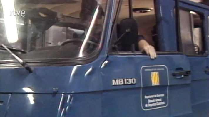  - Primeres unitats dels mossos d'esquadra, en acció