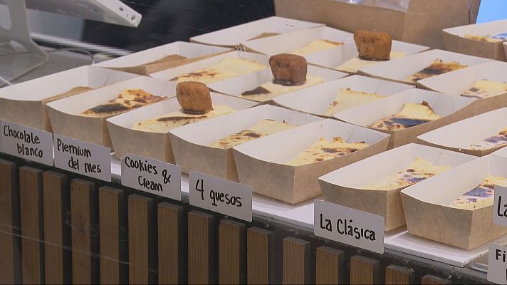 Telediario 1 - Un joven arrasa con su tarta de queso en Barcelona, a solo 99 céntimos
