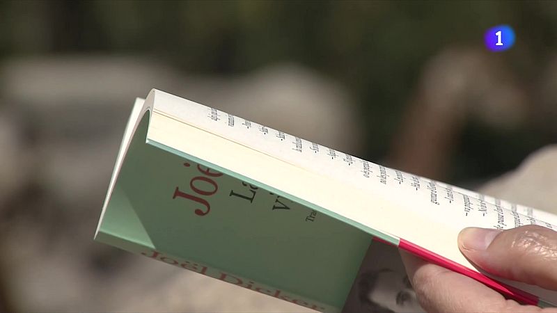 Joël Dicker sorprèn amb un llibre per a totes les edats - L'Informatiu | Veure