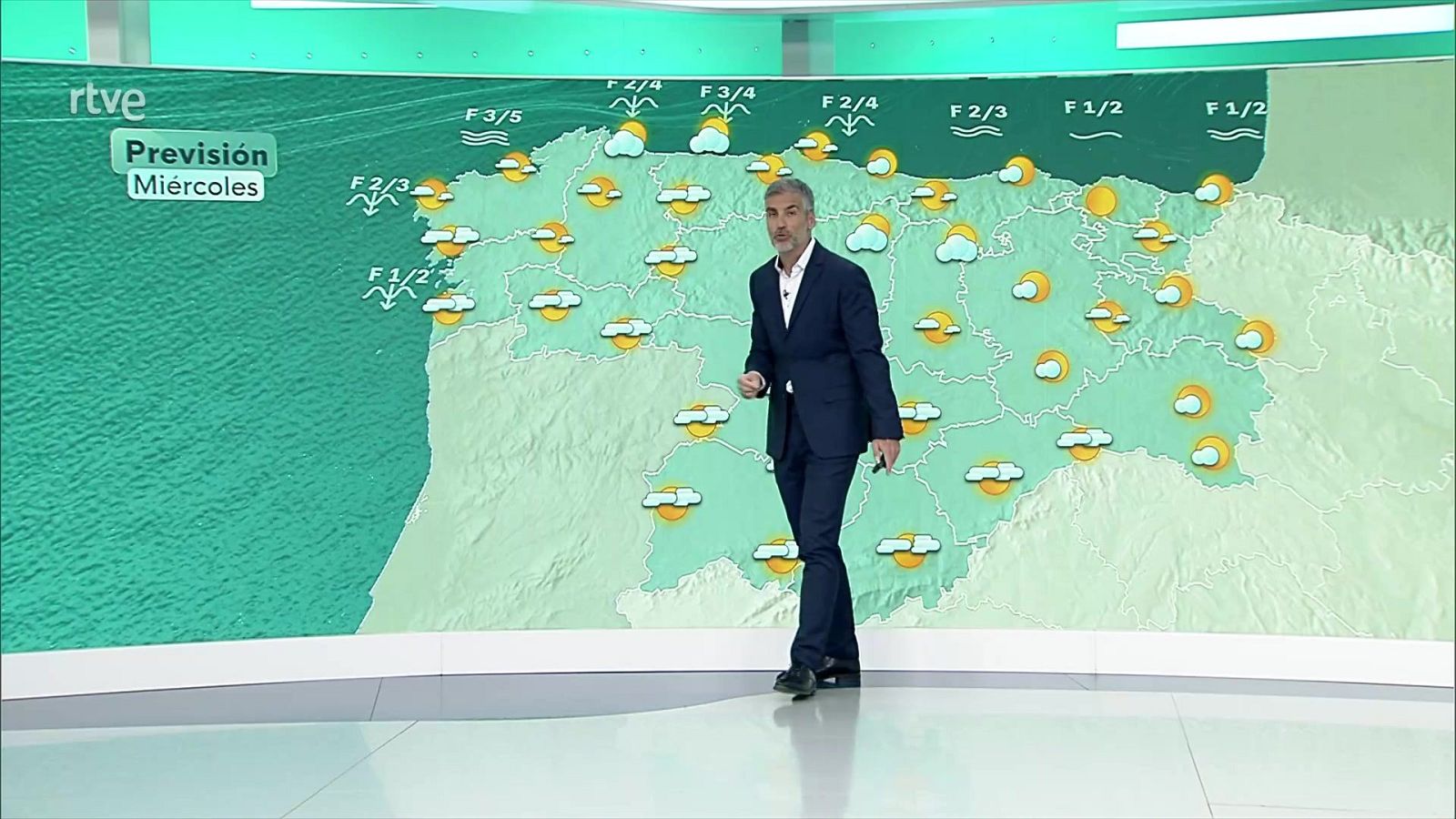 Intervalos de levante fuerte en Alborán y entorno del Estrecho - ver ahora