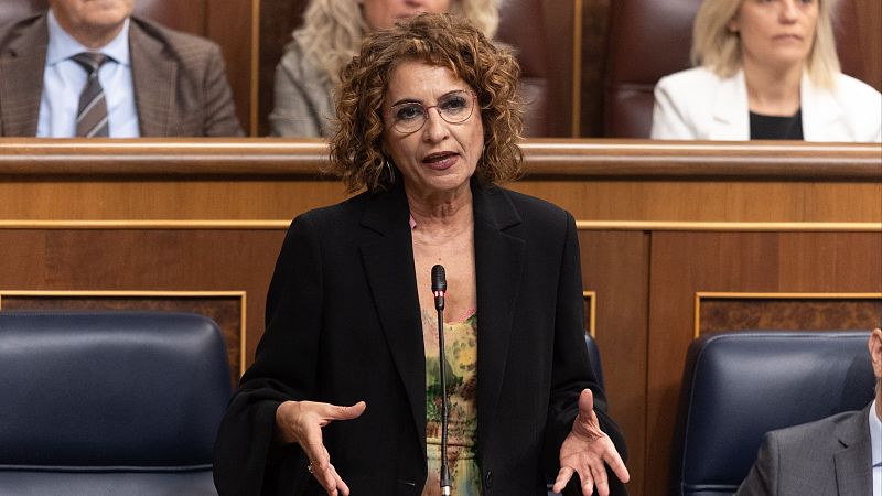 El Gobierno asegura no tener "ningún acuerdo" con Junts sobre aranceles y el PP le acusa de "elegir" a sus socios antes que España