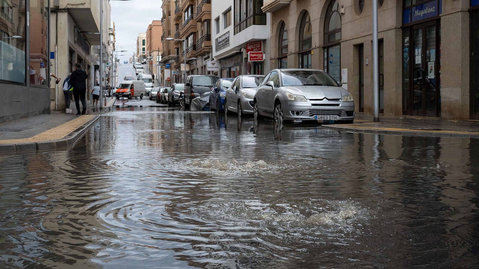 La borrasca Olivier pone a Canarias en alerta por lluvias - Telediario 1 | Ver