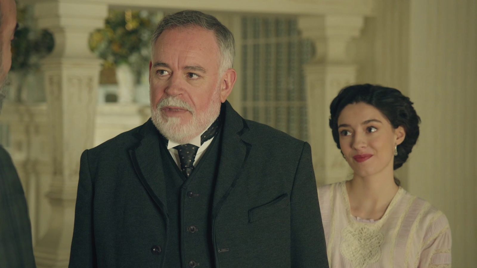 La Promesa - El doctor Ferrer dice cuándo será el parto de Catalina - La promesa | Ver