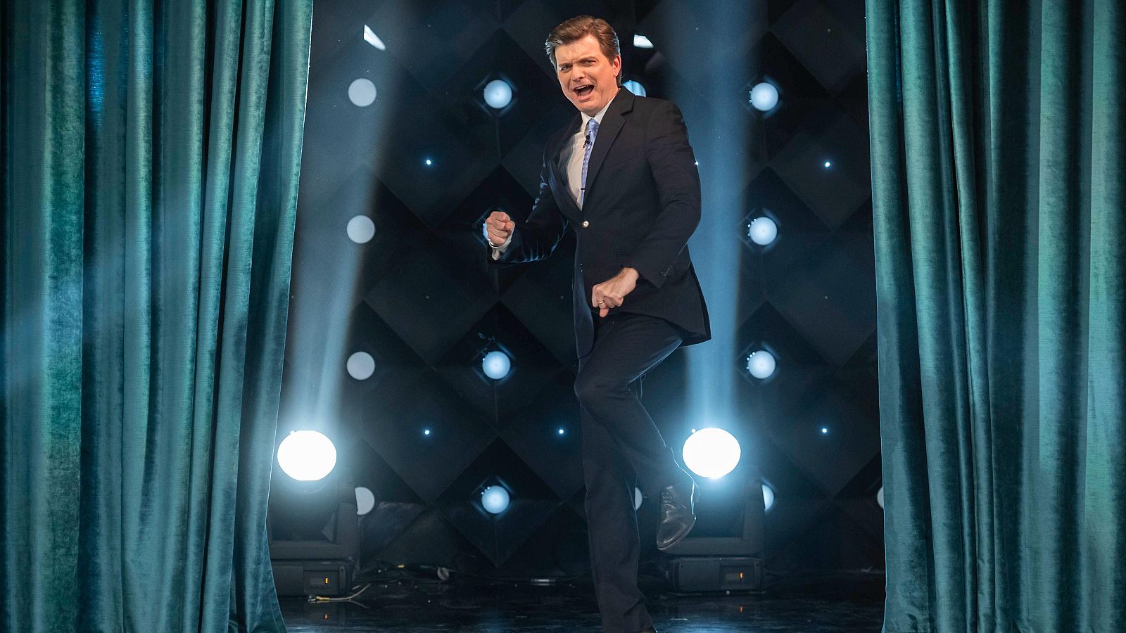 Marc Giró: ¿mejor 'hombre del año 2025'? - VER AHORA - Late Xou con Marc Giró | Ver