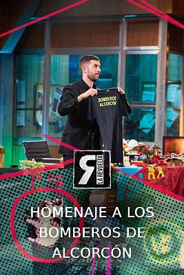 La Revuelta - Broncano homenajea a los bomberos de Alcorón