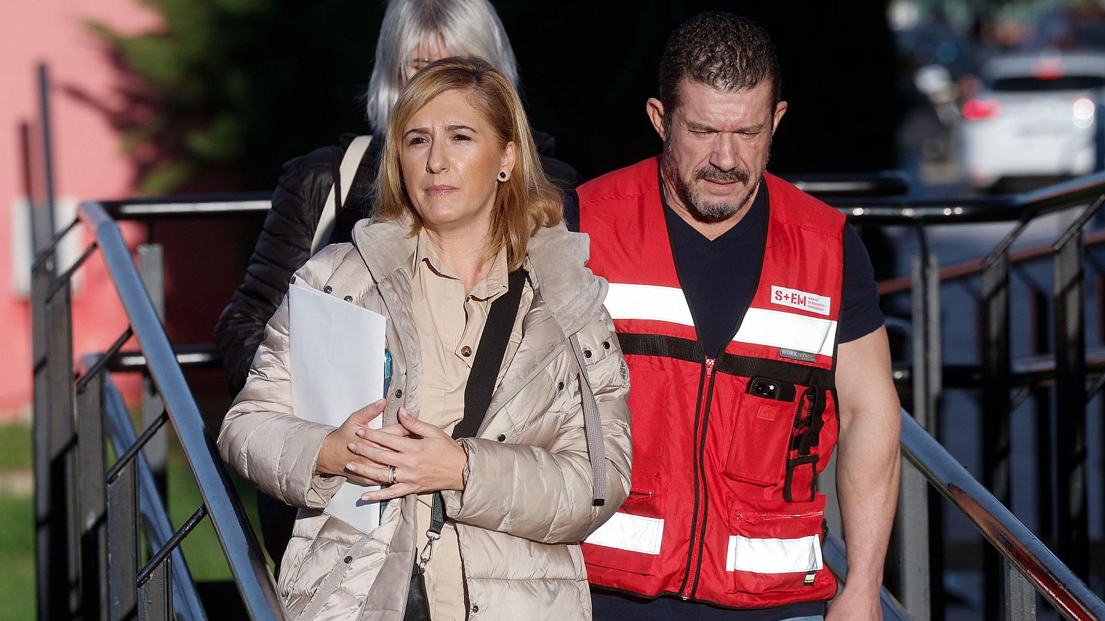 La exconsellera Salomé Pradas llega a los juzgados de València entre gritos y abucheos - La hora de La 1 | Ver