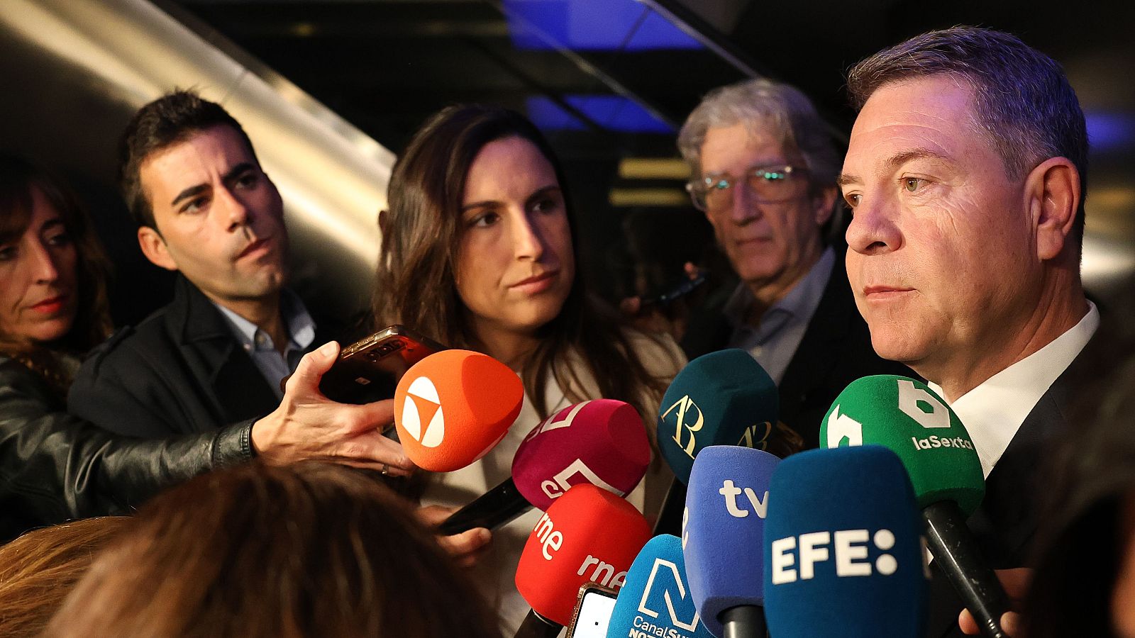 Page se muestra "muy consternado" por el accidente aéreo en Nueva York - Informativo 24h | Ver