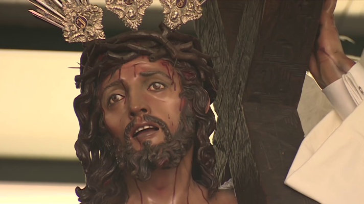 Telediario 1 - La Hermandad Bendición y Esperanza va a sacar nazarenos a las calles del Polígono Sur