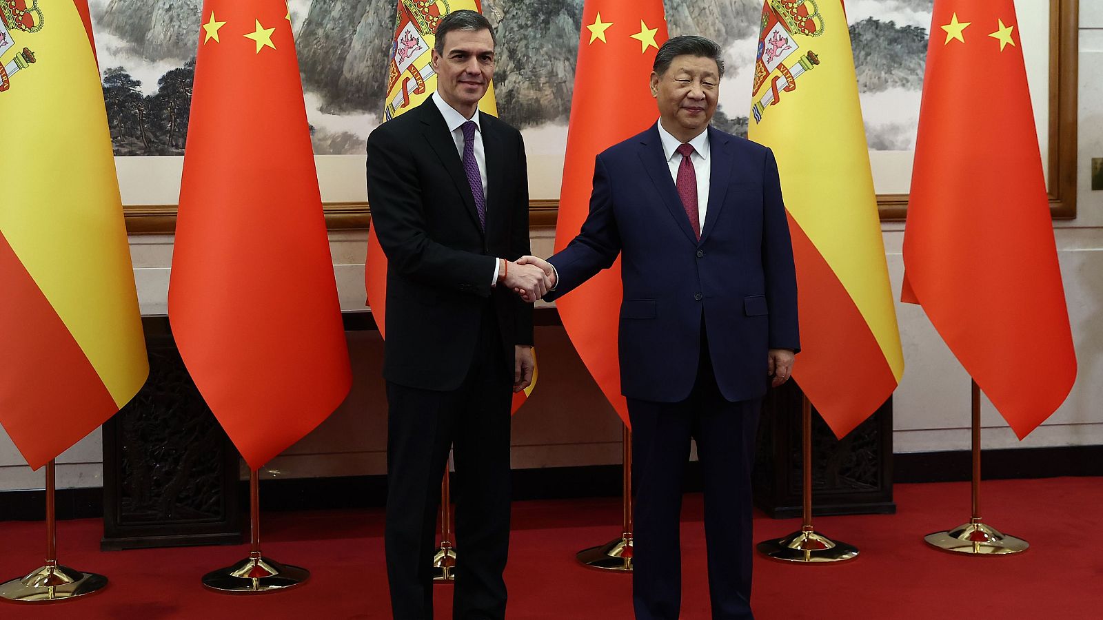 Sánchez se reúne en China con Xi Jinping y le traslada que le ve como "socio de la UE" | Ver
