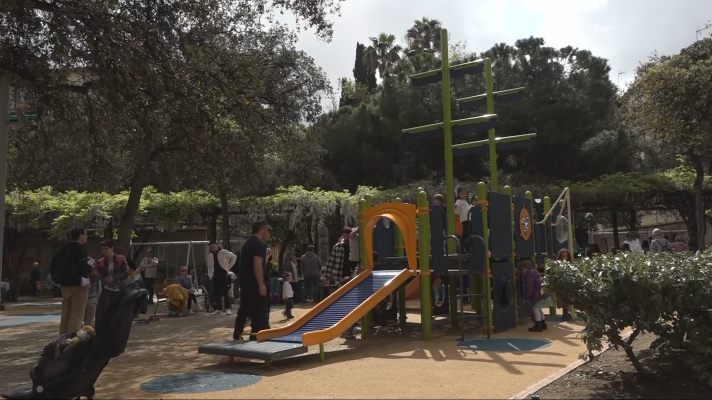 L'Informatiu - Barcelona inaugura el primer parc infantil 100% inclusiu