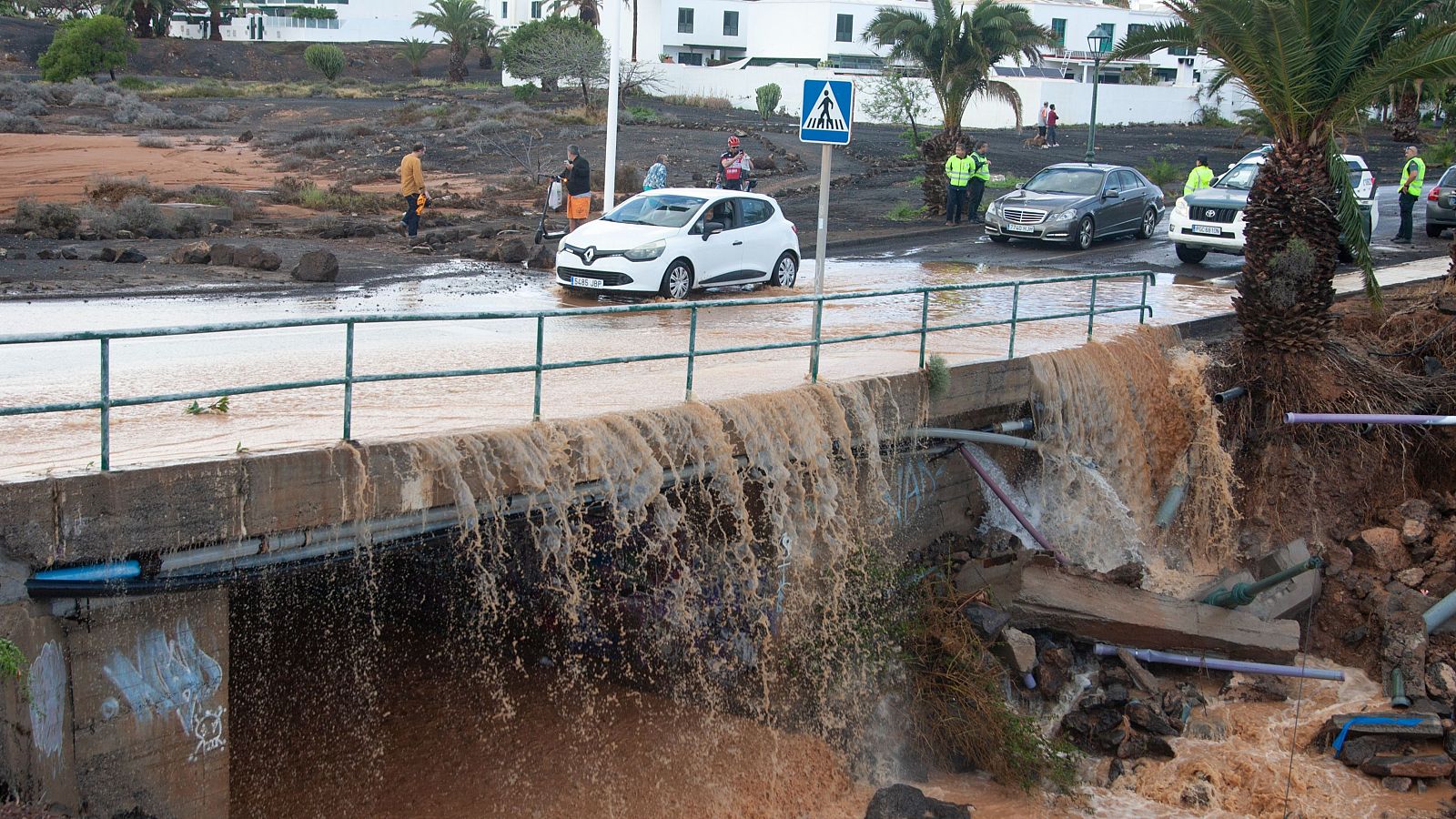 Emergencia en Lanzarote por las inundaciones tras intensas lluvias - Fin de semana 24h | Ver