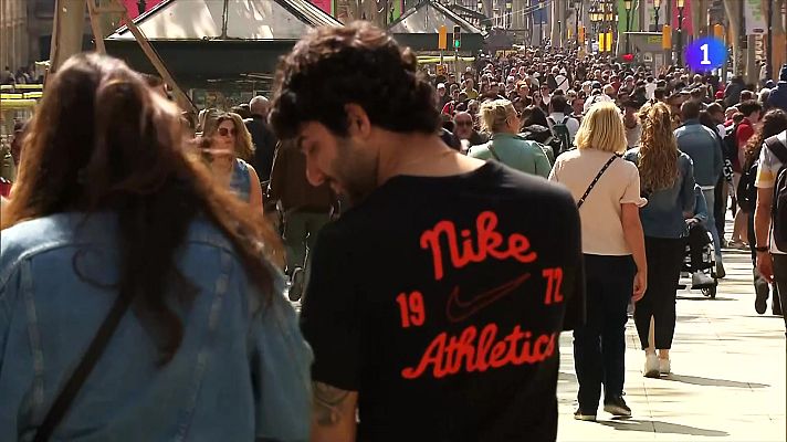 L'Informatiu - El turisme ja es deixa notar a Barcelona per Setmana Santa