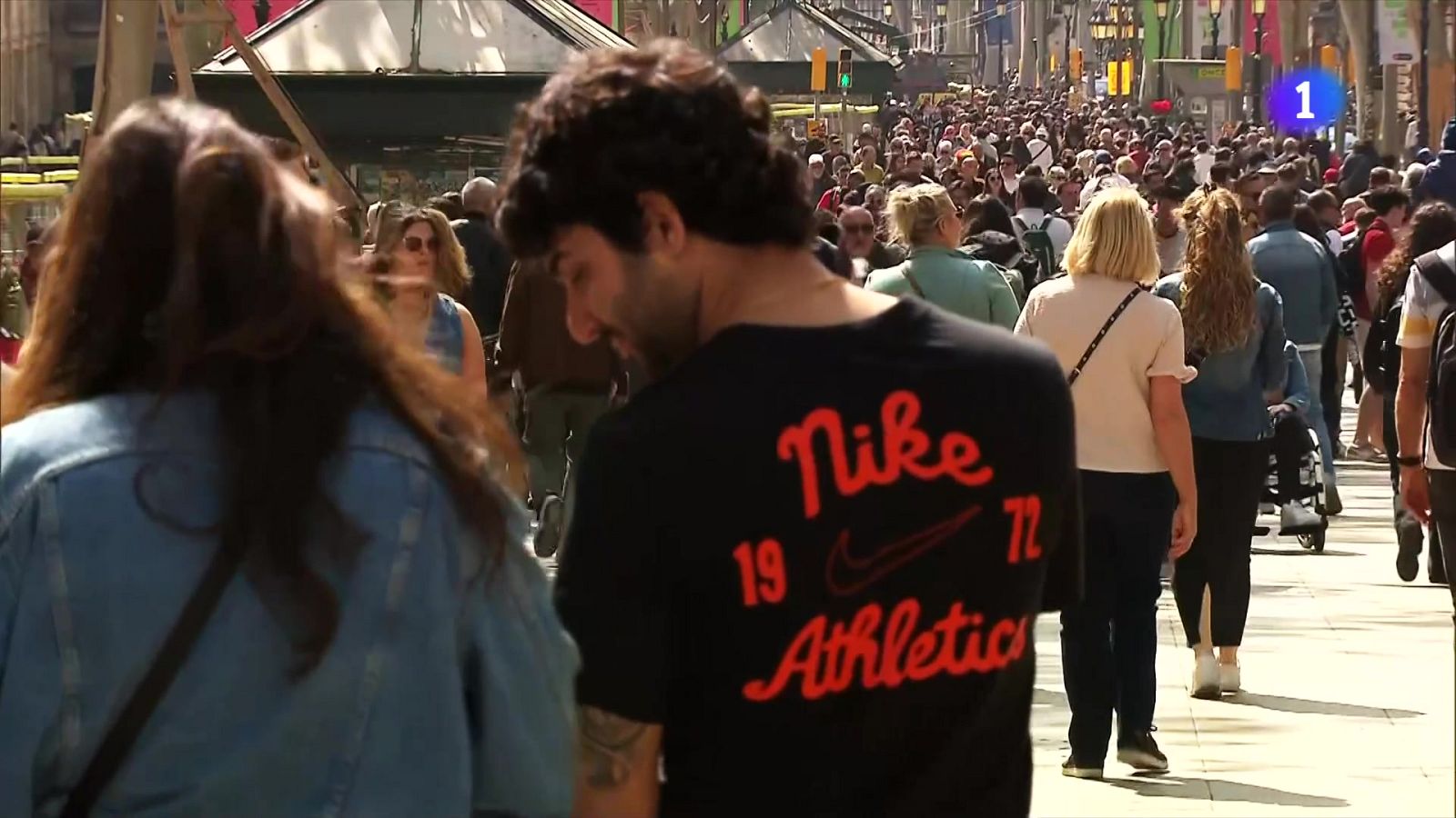 El turisme ja es deixa notar a Barcelona per Setmana Santa - L'Informatiu | Veure