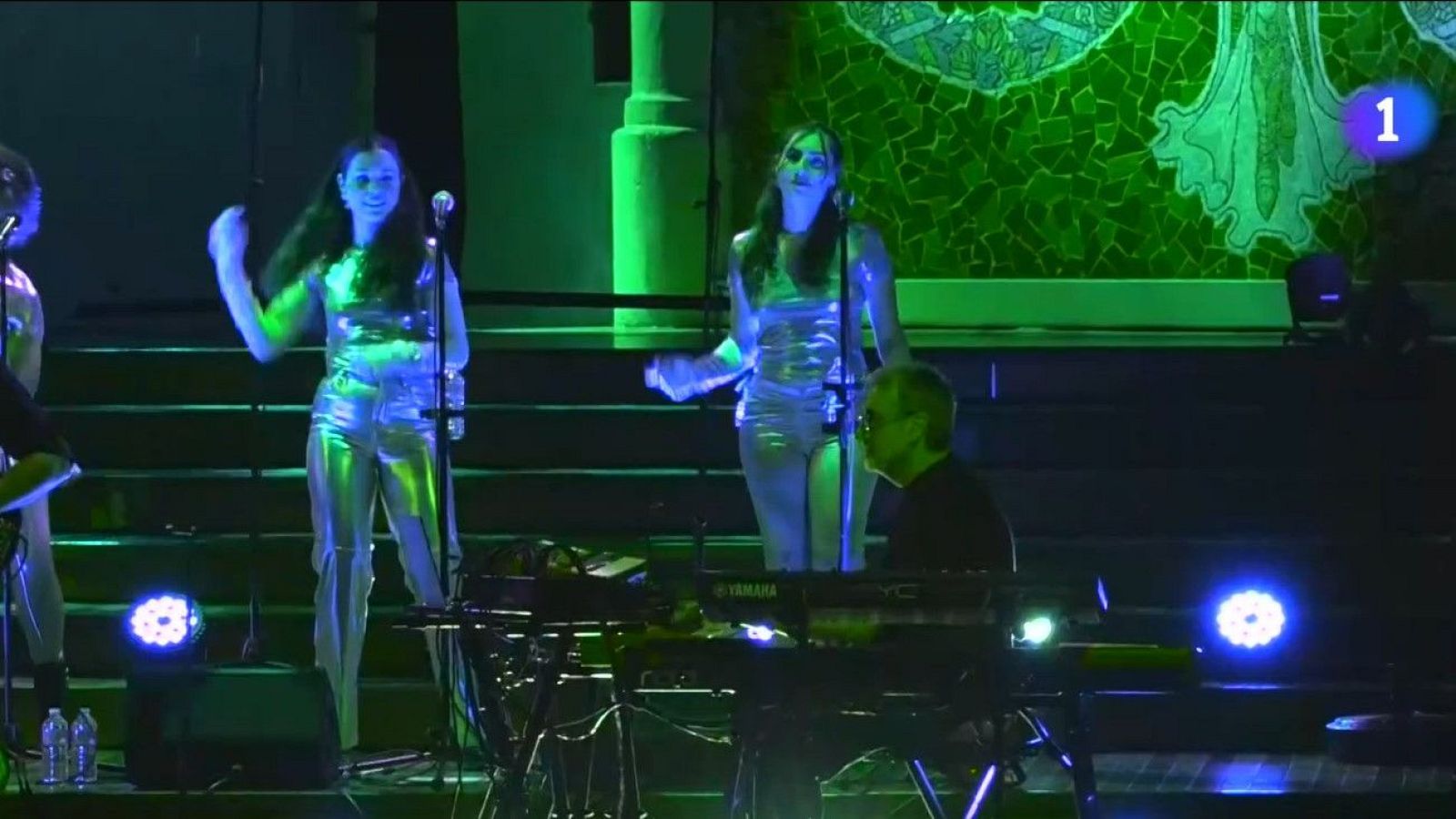 Echoes of Pink Floyd triomfa al Palau de la Música en el 50 aniversari del disc 'Wish you were here' - L'Informatiu | Veure