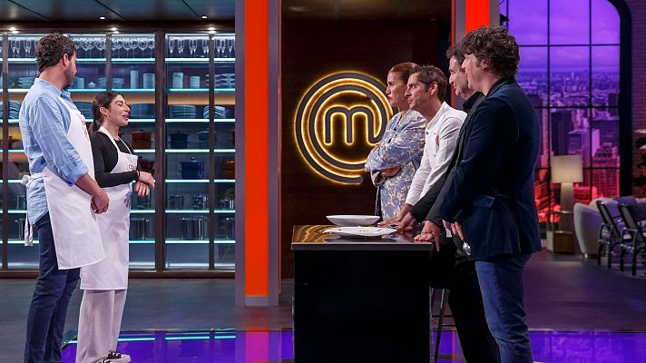 MasterChef - El "perreo" de Eduardo Casanova con Clara