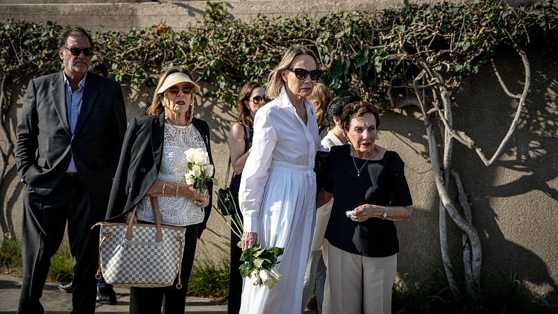 La familia de Mario Vargas Llosa despide al escritor | Ver