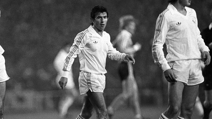 Fútbol - Así contó TVE la icónica imagen de Juanito en la remontada del Real Madrid contra el Gladbach