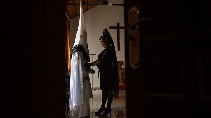 Telediario 1 - ¿Cuánto cuesta vestirse de nazareno?