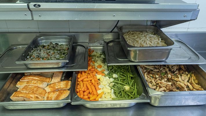 Telediario 1 - El Gobierno obligará a los colegios a servir cinco comidas saludables a la semana