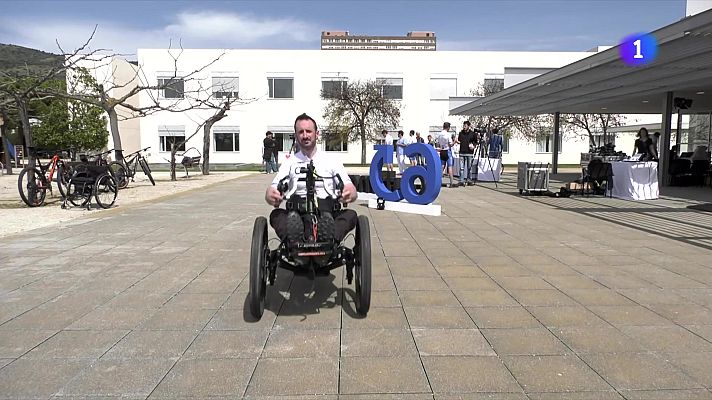 L'Informatiu - Repte sobre rodes al desert