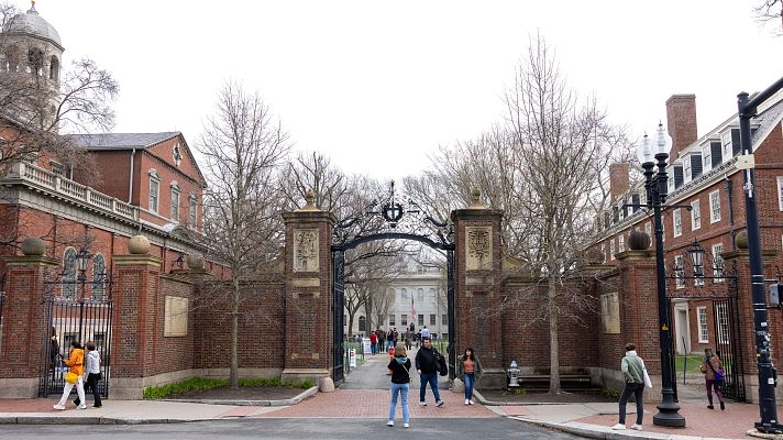 Telediario 2 - Trump ordena congelar la financiación federal a Harvard